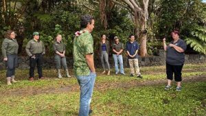 Schatz visits Keauhou Bird Conservation Center, Hawai‘i Volcanoes National Park